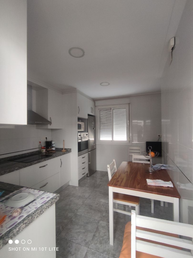 Cuina de Pis en venda en Elche / Elx amb Parquet, Moblat i Forn