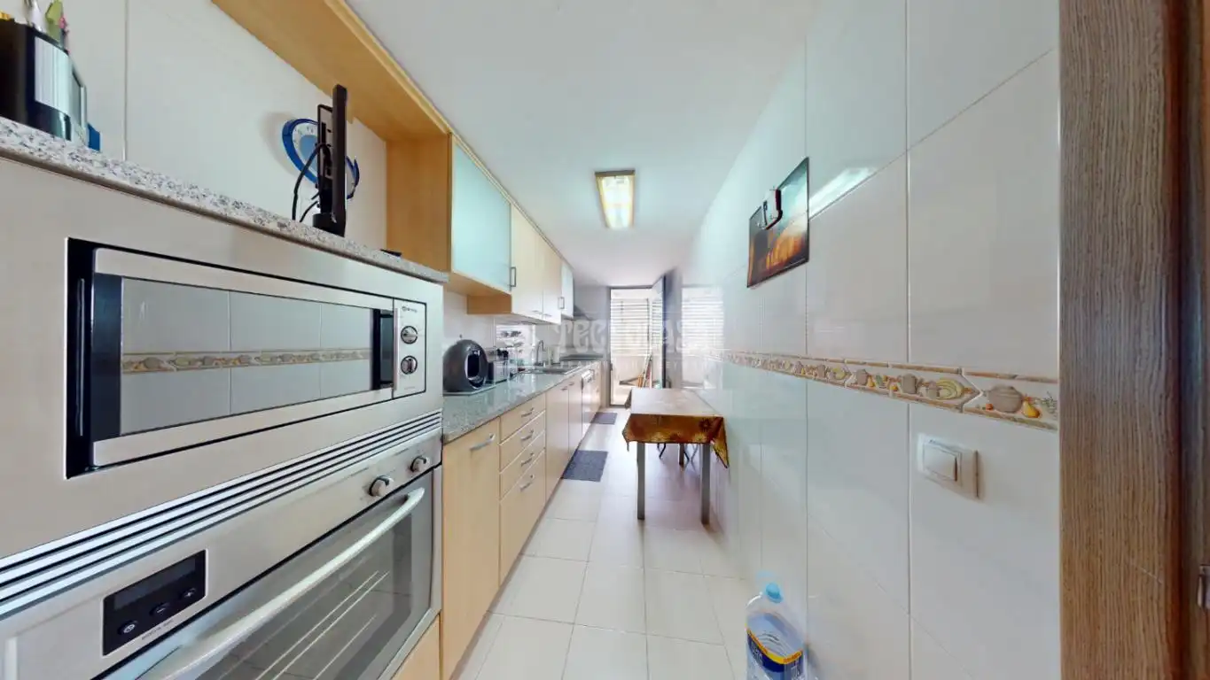 Cocina de Piso en venta en Azuqueca de Henares con Aire acondicionado, Calefacción y Piscina comunitaria
