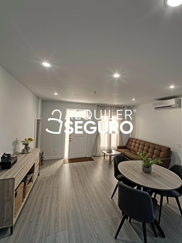 Pis de lloguer a Postigo, Reyes Católicos