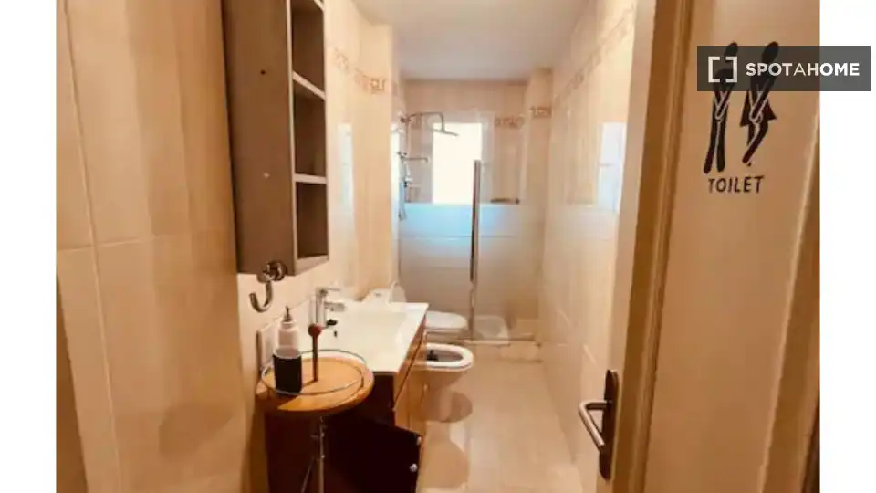 Baño de Apartamento para compartir en Zaragoza con Aire acondicionado, Calefacción y Terraza