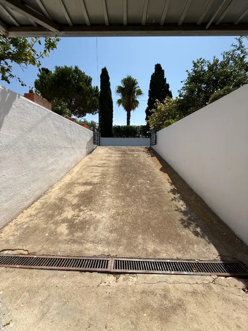 Vista exterior de Casa o xalet en venda en Vinaròs amb Aire condicionat, Calefacció i Jardí privat