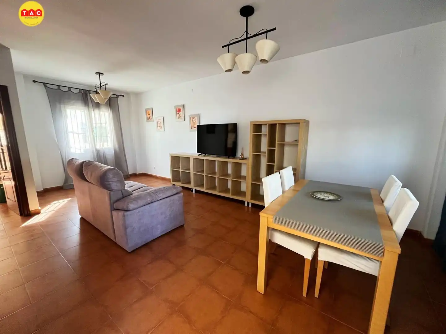 Sala de estar de Casa adosada en venta en Lepe con Terraza, Trastero y Amueblado