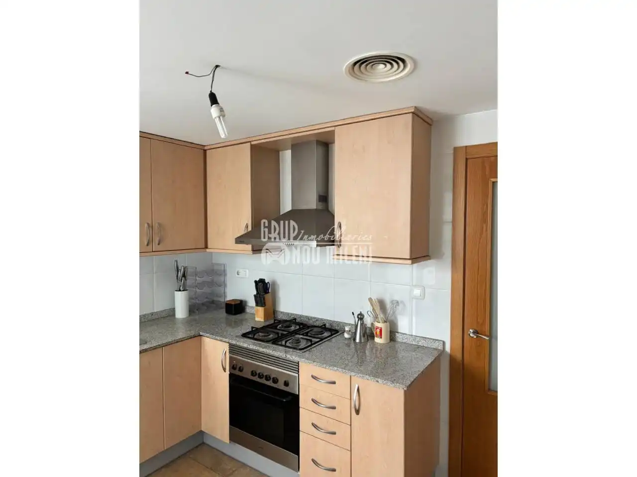 Küche von Wohnung zur Miete in Catarroja mit Klimaanlage, Abstellraum und Balkon
