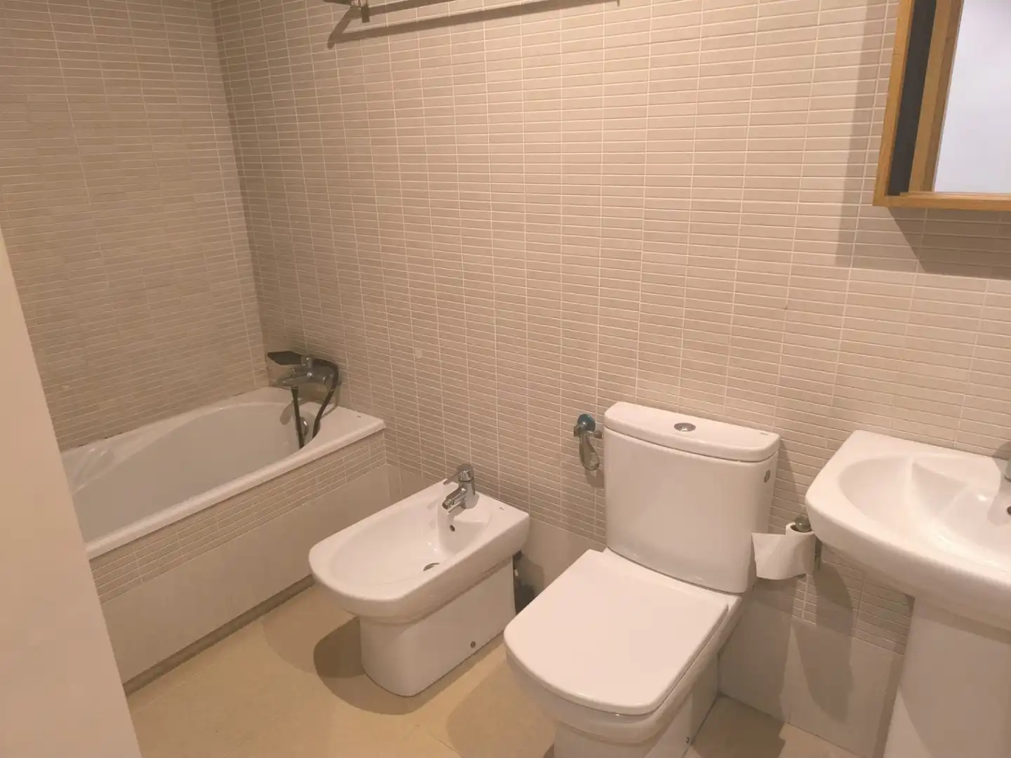 Bathroom of Flat for rent in Melilla  with Air Conditioner and Furnished