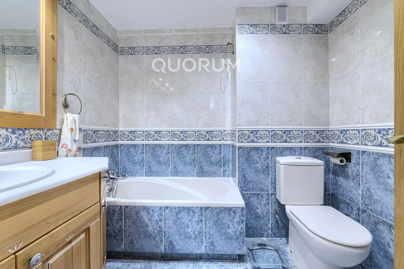 Bathroom of Flat for sale in Basauri   with Heating and Balcony