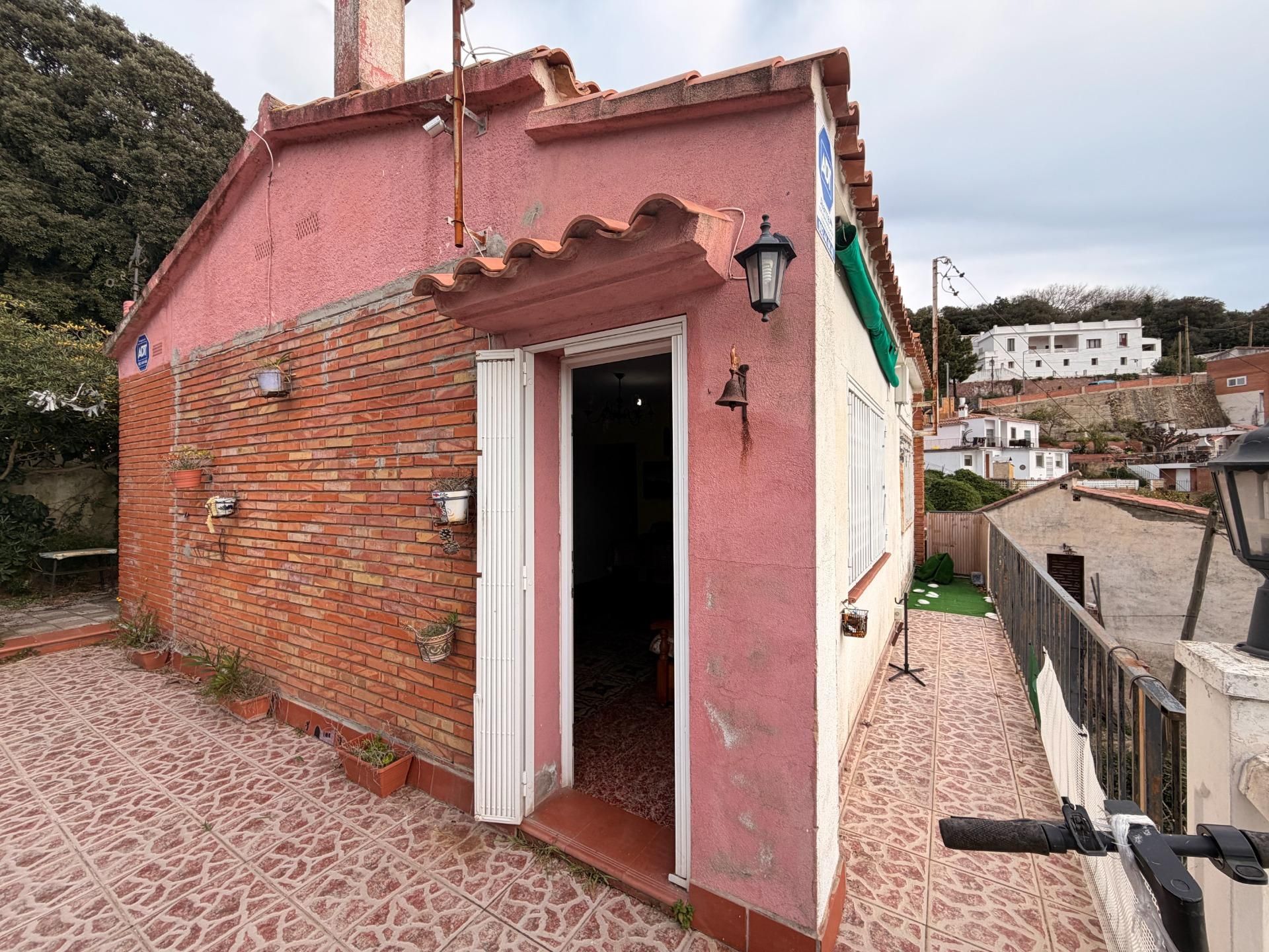 Exterior view of House or chalet for sale in Pineda de Mar  with Private garden, Terrace and Storage room