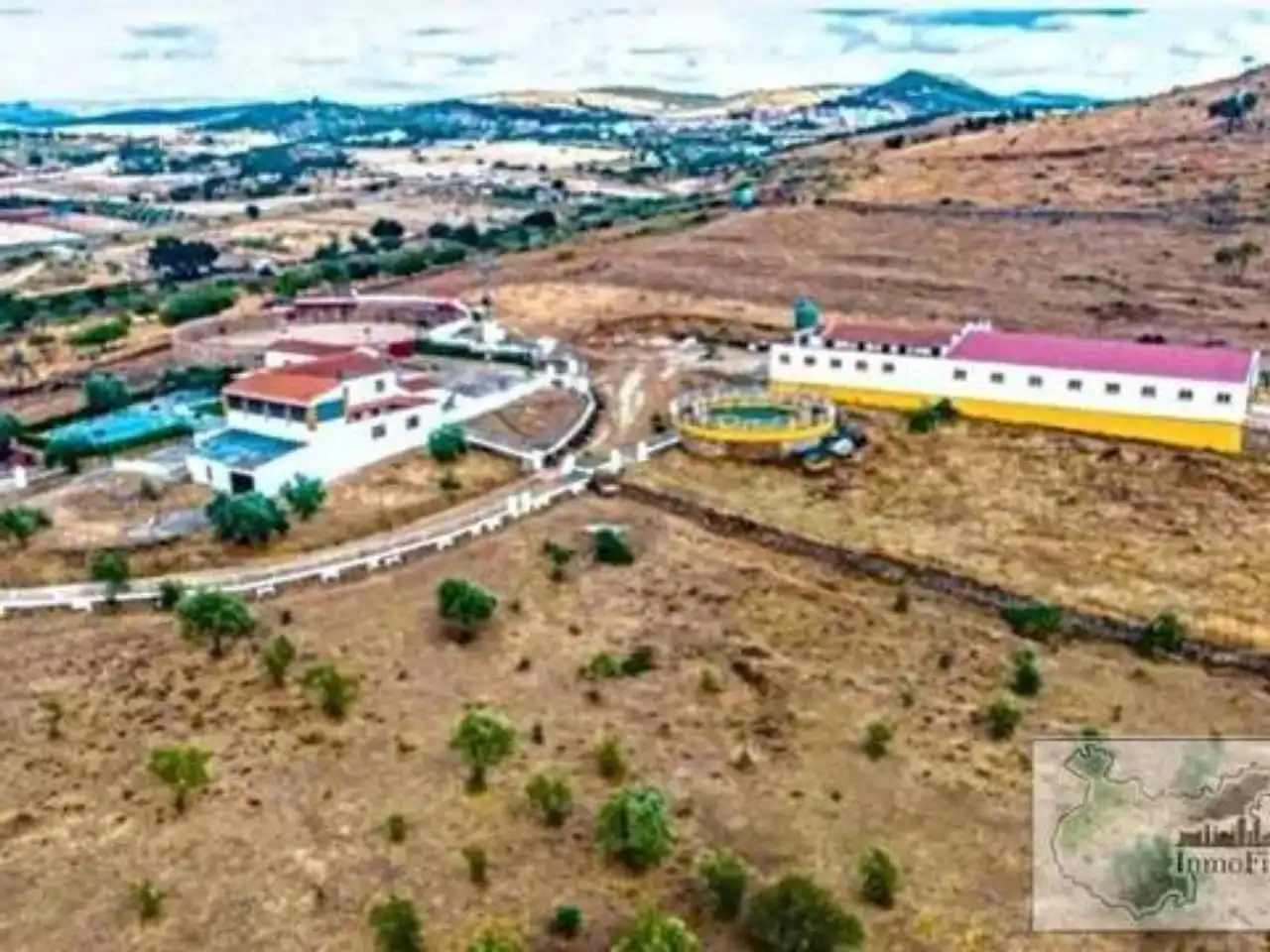 Finca rústica en venta en Higuera de Vargas con Aire acondicionado, Jardín privado y Terraza