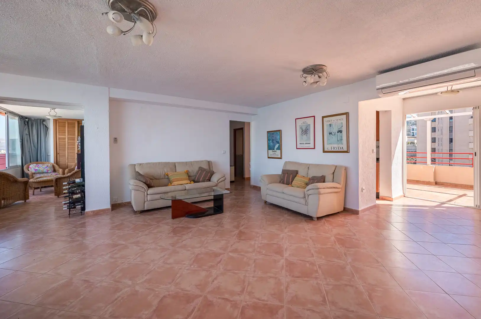 Sala de estar de Ático en venta en Benidorm con Piscina y Piscina comunitaria