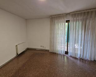 Sala d'estar de Planta baixa en venda en L'Hospitalet de Llobregat amb Aire condicionat, Calefacció i Terrassa