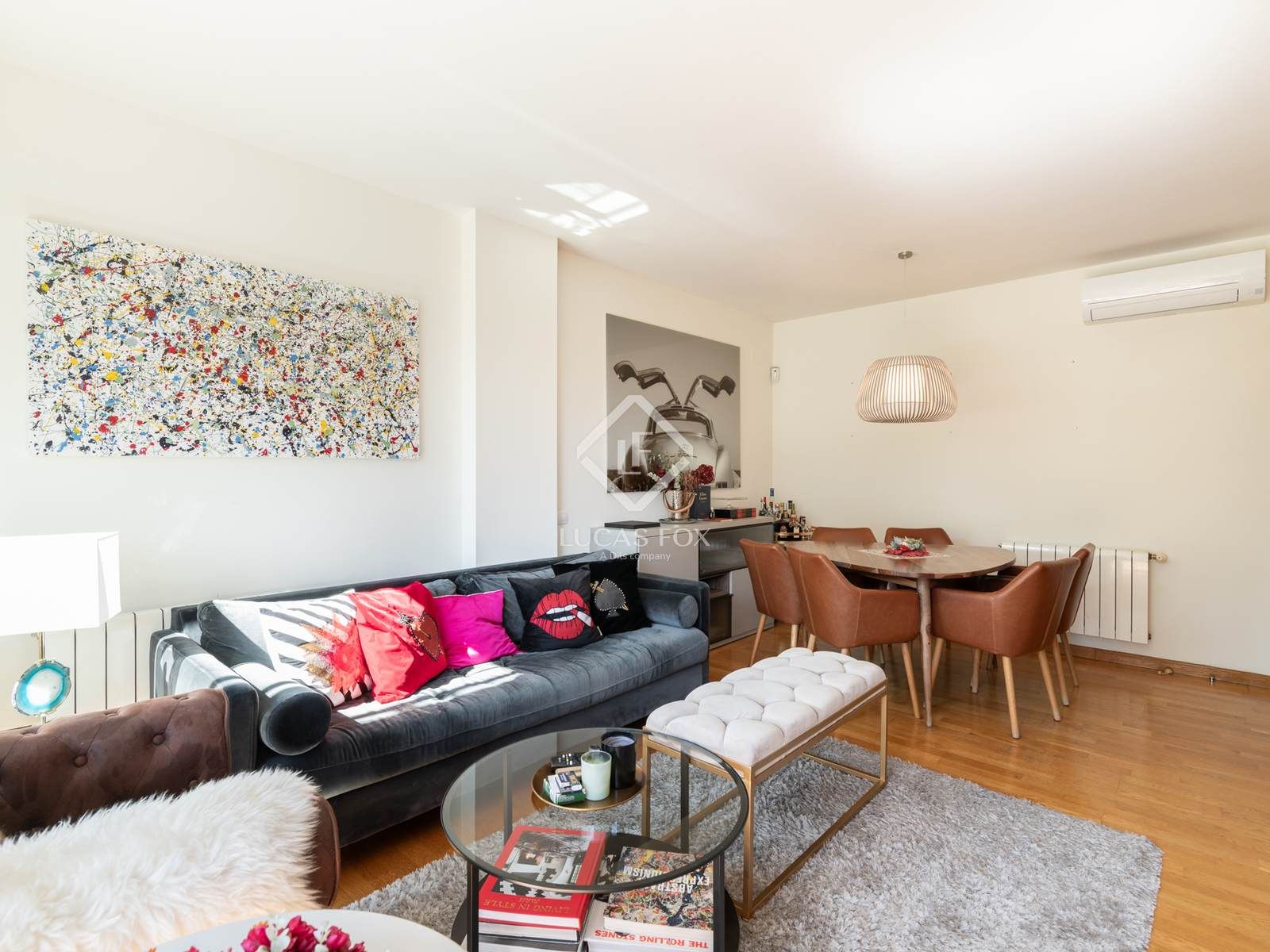 Living room of Flat for sale in Sant Cugat del Vallès  with Air Conditioner, Heating and Private garden