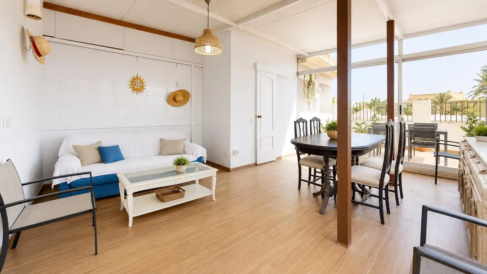 Sala de estar de Piso en venta en Almería con Aire acondicionado, Calefacción y Balcón