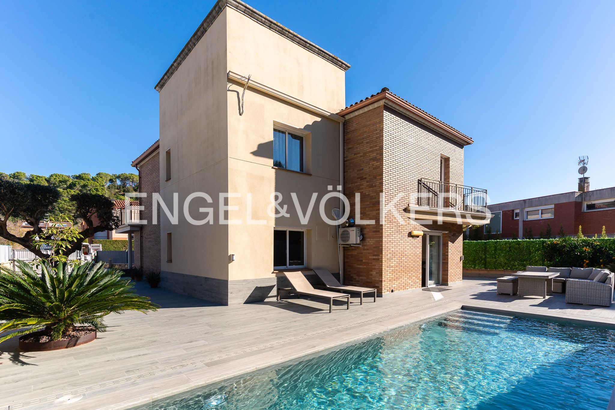 Vista exterior de Casa o chalet en venta en Canet de Mar con Aire acondicionado, Calefacción y Jardín privado