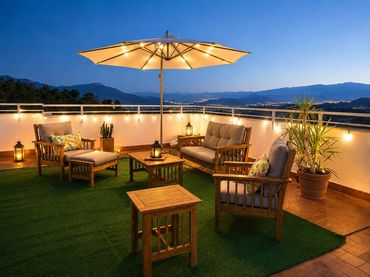 Chalet con balcón en venta en Urbanizaciones