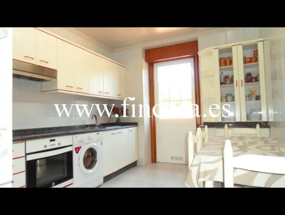Kitchen of Country homes for sale in Nigrán  with Heating, Private garden and Parquet flooring
