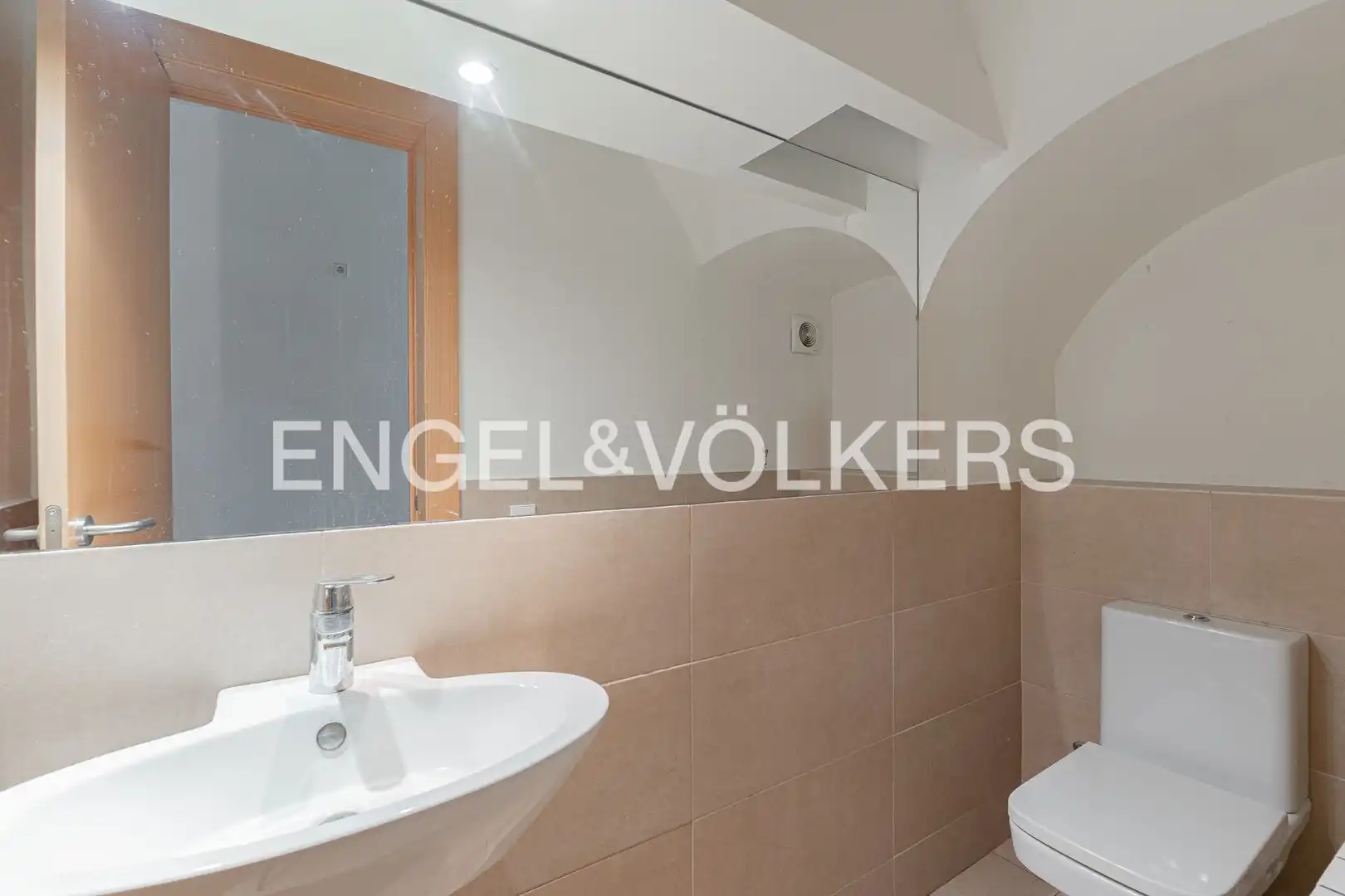 Bathroom of Houses for sale in Barcelona  with Heating and Private garden