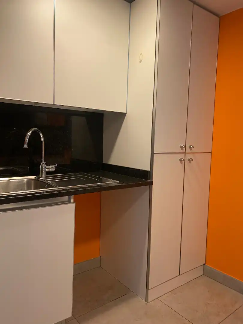 Cuina de Pis de lloguer en Girona amb Aire condicionat, Calefacció i Parquet