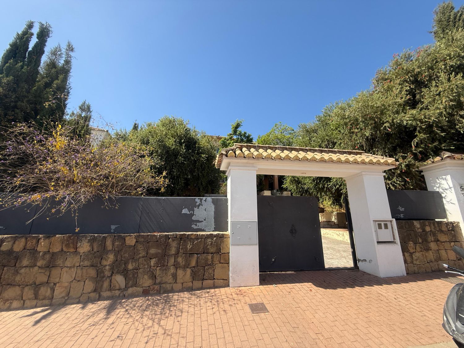 Exterior view of House or chalet for sale in Marbella  with Heating, Private garden and Terrace