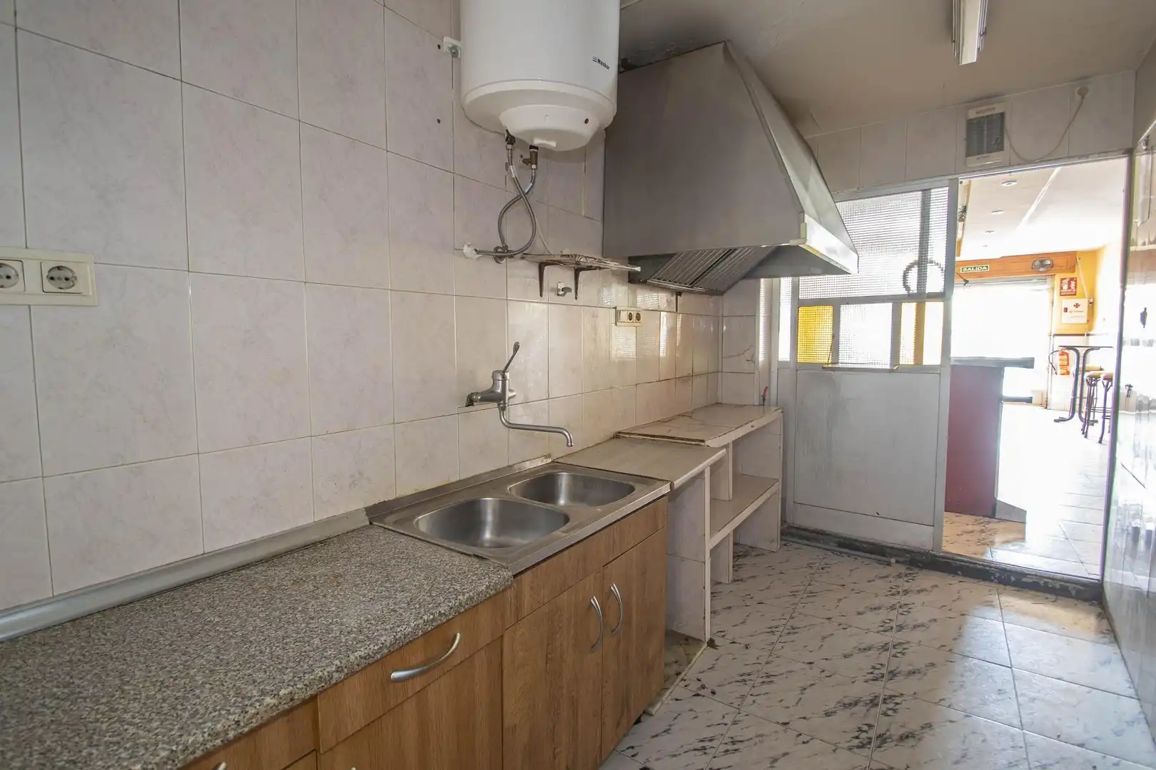 Kitchen of Commercial properties for rent in Granada