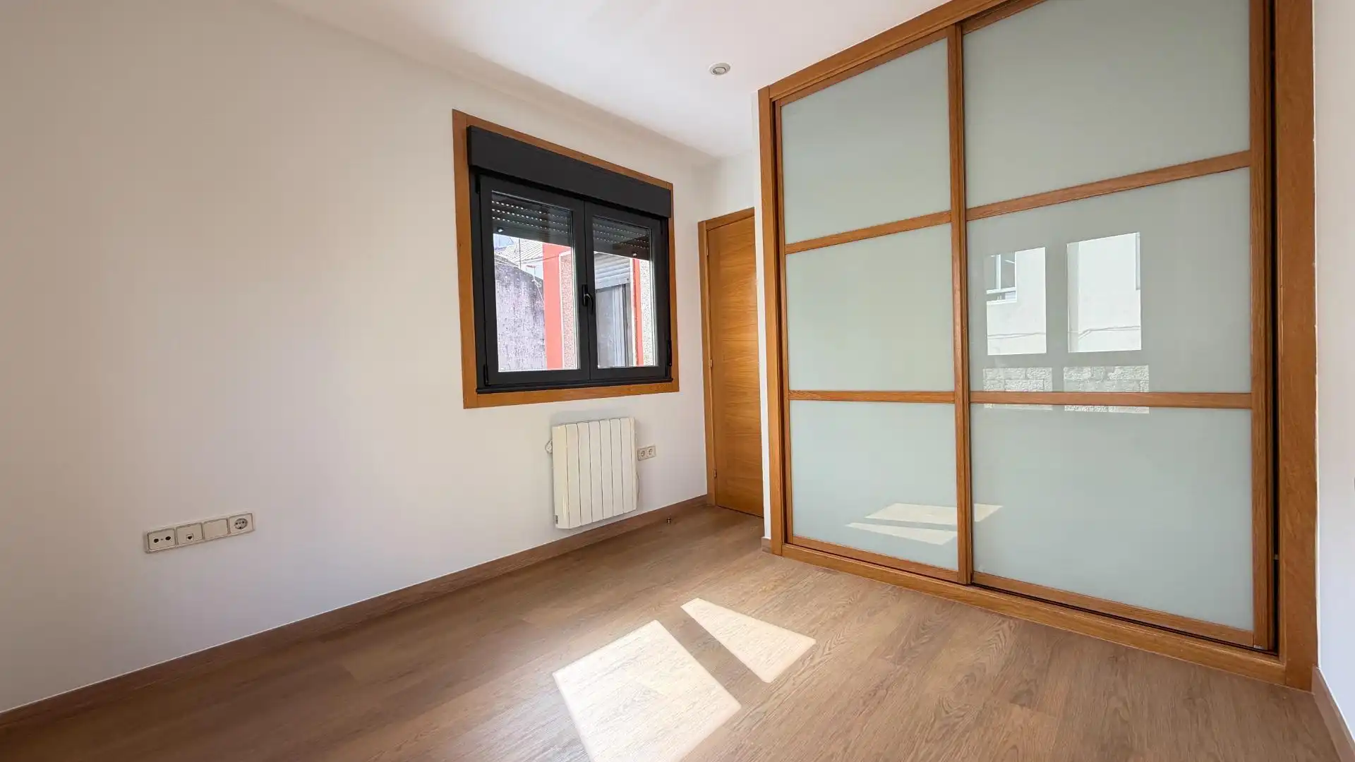 Bedroom of Flat for sale in Vigo   with Heating
