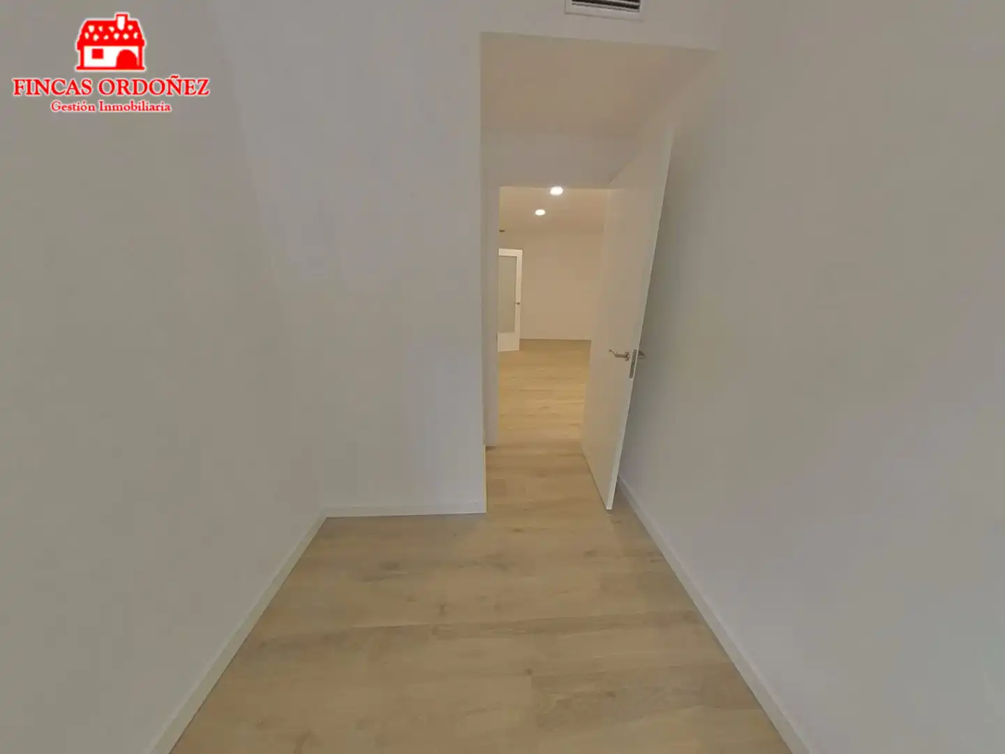 Wohnung zum Verkauf in Sant Andreu de la Barca mit Klimaanlage, Heizung und Balkon