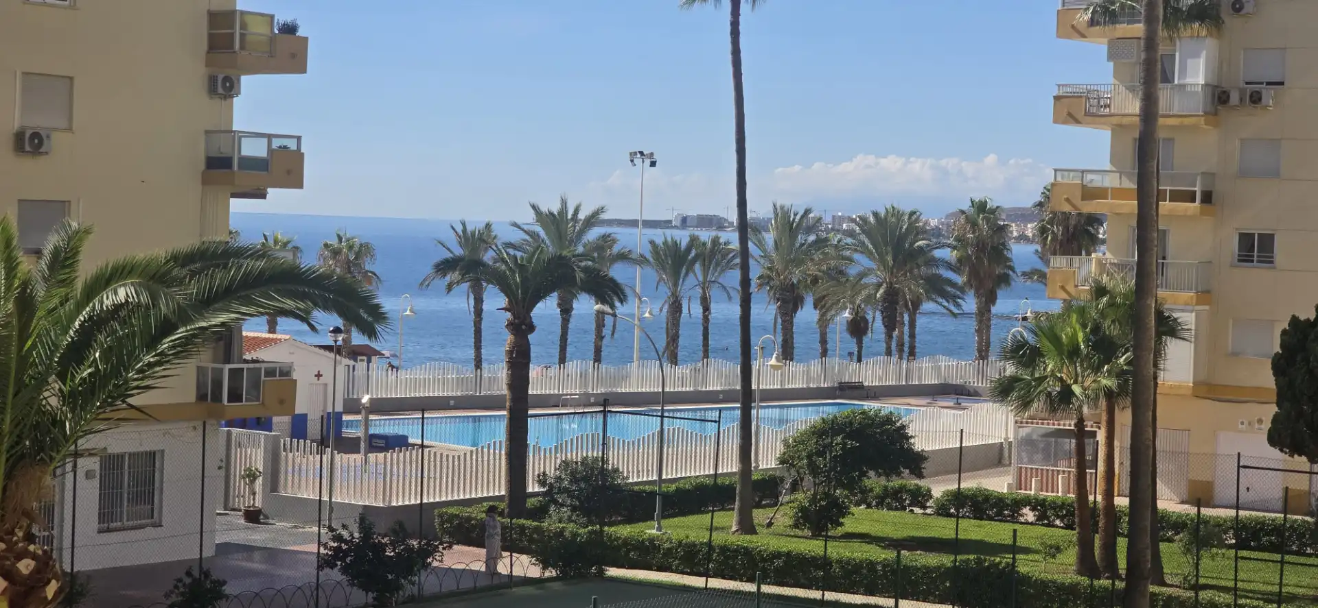 Schwimmbecken von Wohnung zur Miete in Algarrobo mit Klimaanlage, Heizung und Terrasse