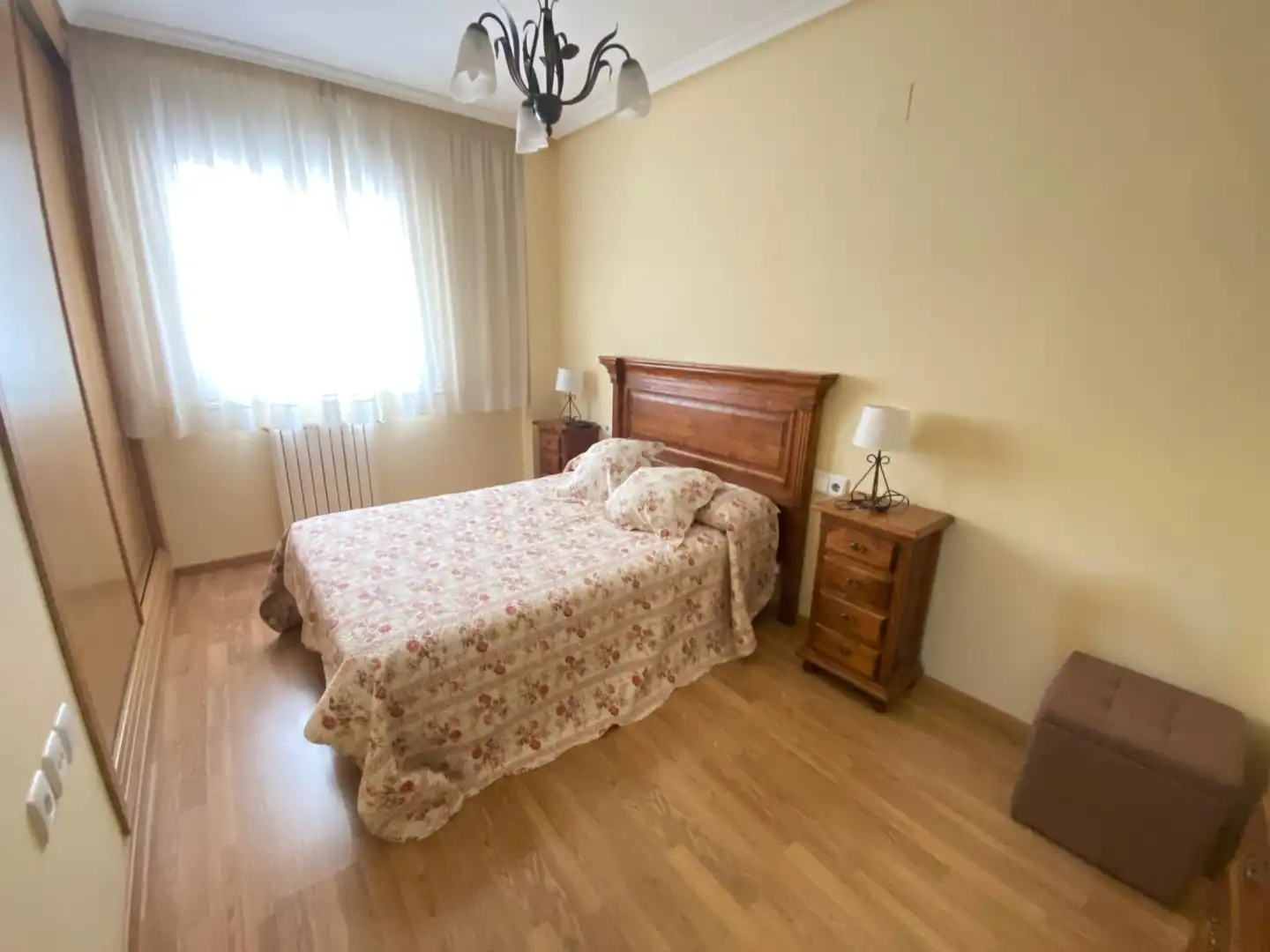 Habitación de Apartamento de alquiler en Albacete con Calefacción, Parquet y Amueblado