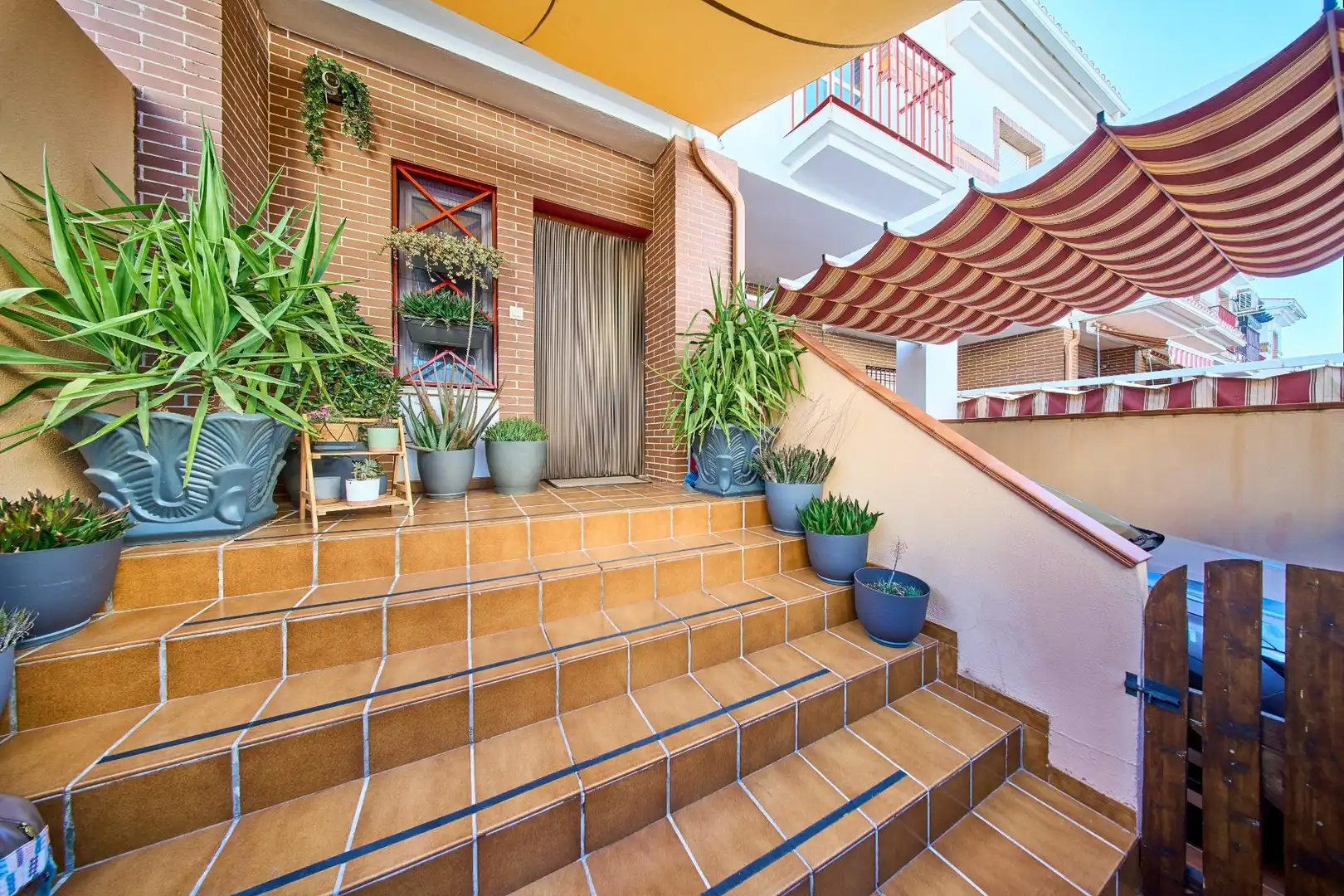 Casa adosada en venda en Ogíjares amb Calefacció, Jardí privat i Parquet