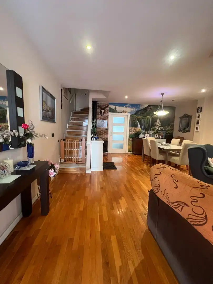 Casa adosada en venta en Pedanías Este