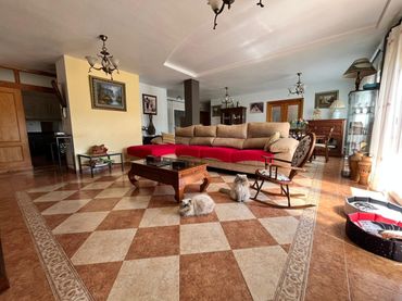 Casa amb balcó en venda a Calle RUGGERO GASPARET