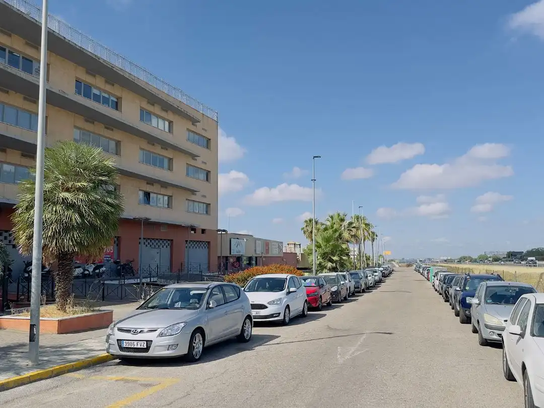 Aparcament de Oficina de lloguer en Avenida Juan Diego