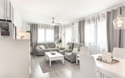 Living room of Flat for sale in  Valencia Capital  with Air Conditioner, Heating and Private garden