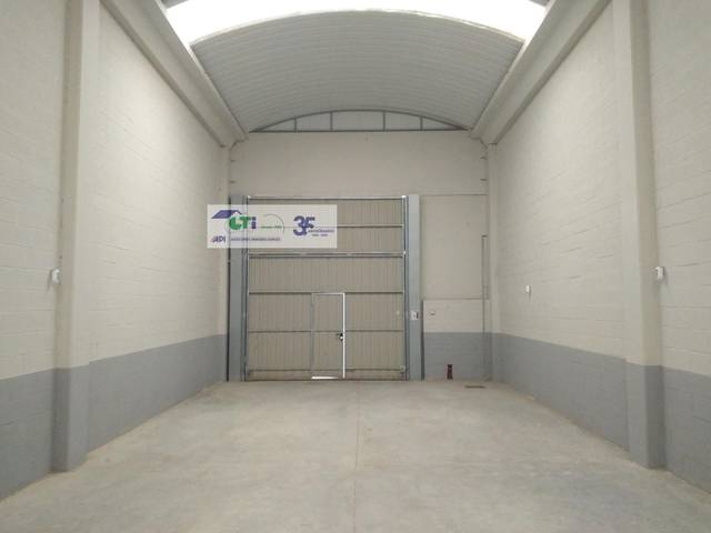 Nave industrial en Venta en CALLE AJEDREA  en Cartuja Baja