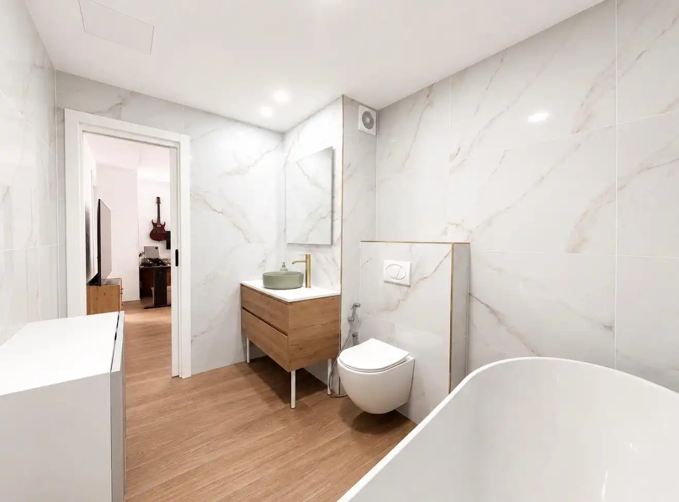 Badezimmer von Wohnung zum Verkauf in  Palma de Mallorca mit Parkett und Balkon