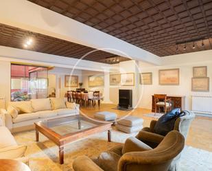 Living room of Single-family semi-detached for sale in  Madrid Capital  with Air Conditioner, Heating and Private garden