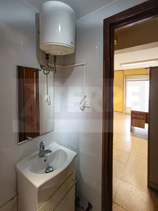 Badezimmer von Geschaftsraum zur Miete in Errenteria mit Möbliert