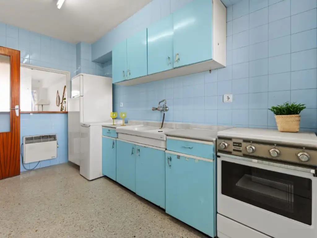 Apartments for sale in Calle Azorin 10 escalera 1 planta 06 puerta a, Campello Playa