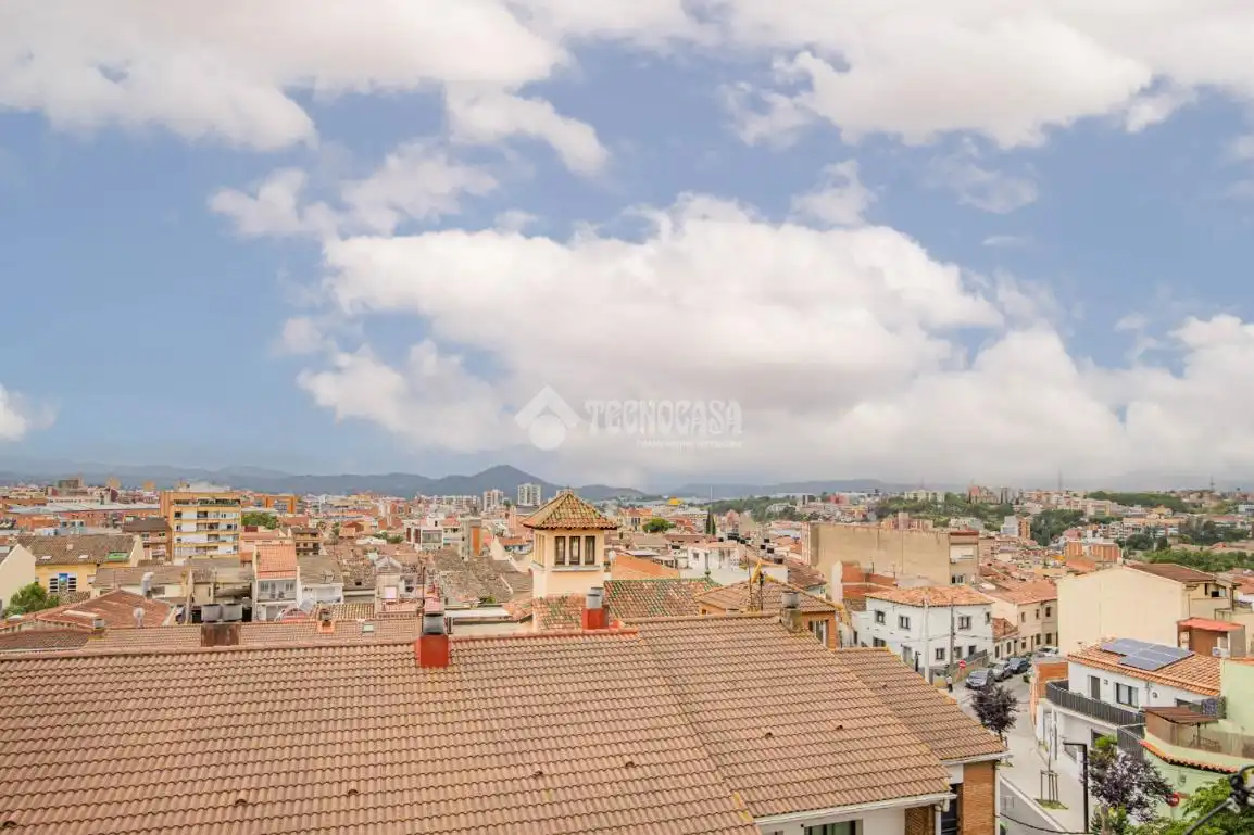 Vista exterior de Piso en venta en Rubí