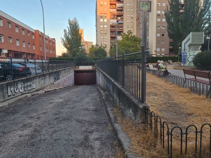 Exterior view of Garage to rent in  Madrid Capital