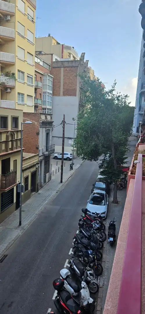 Vista exterior de Piso en venta en Barcelona con Aire acondicionado y Calefacción