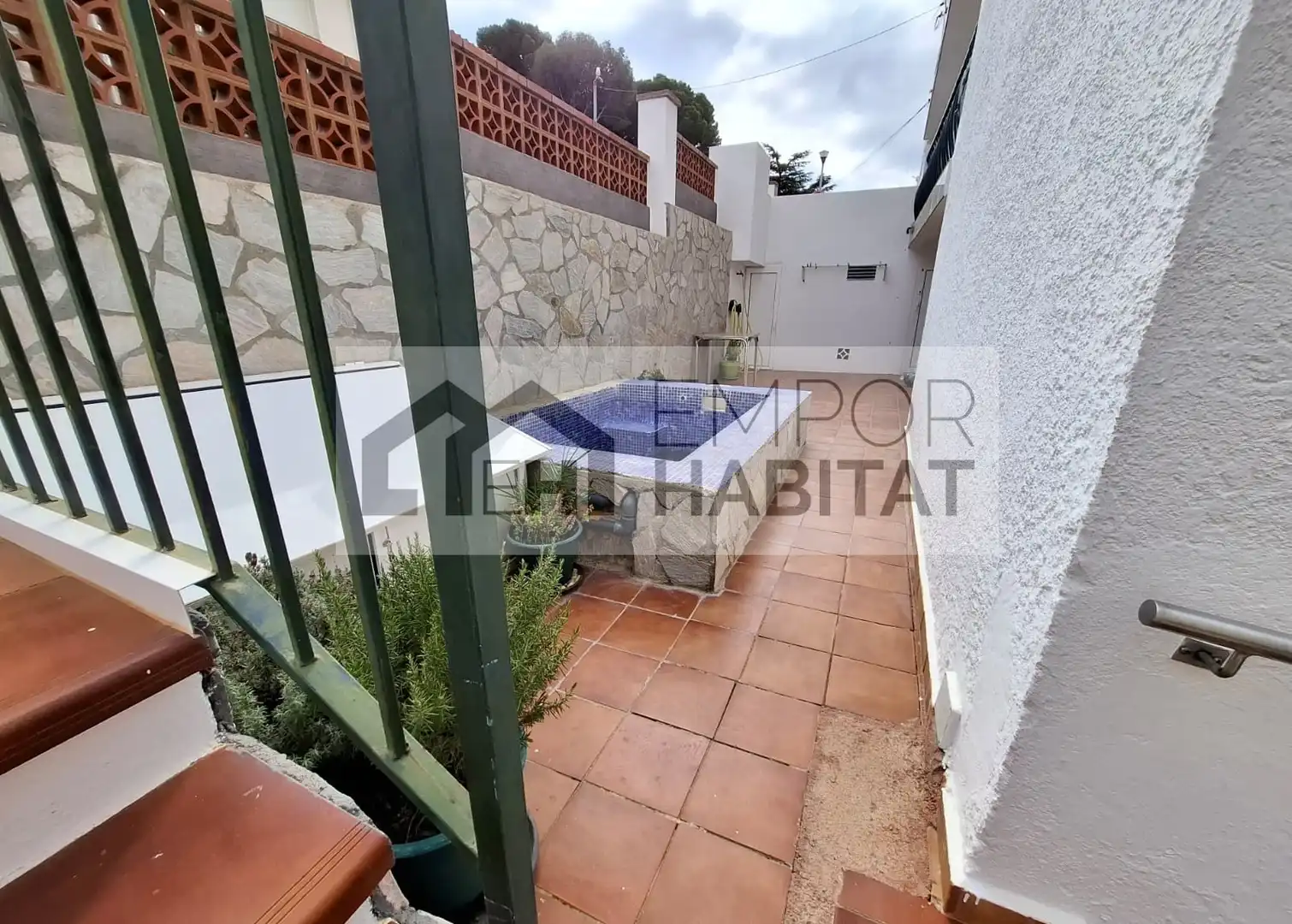 Terrasse von Wohnungen zum Verkauf in Llançà mit Terrasse und Möbliert