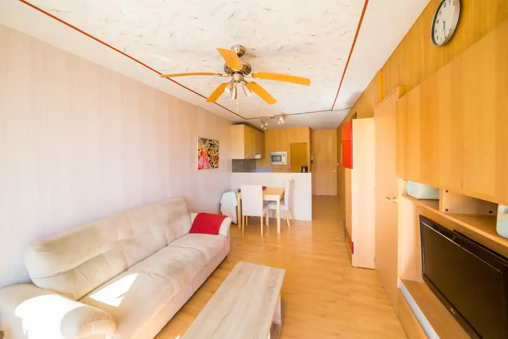 Sala de estar de Piso en venta en Castell d'Aro, Platja d'Aro i s'Agaró con Calefacción, Amueblado y Balcón