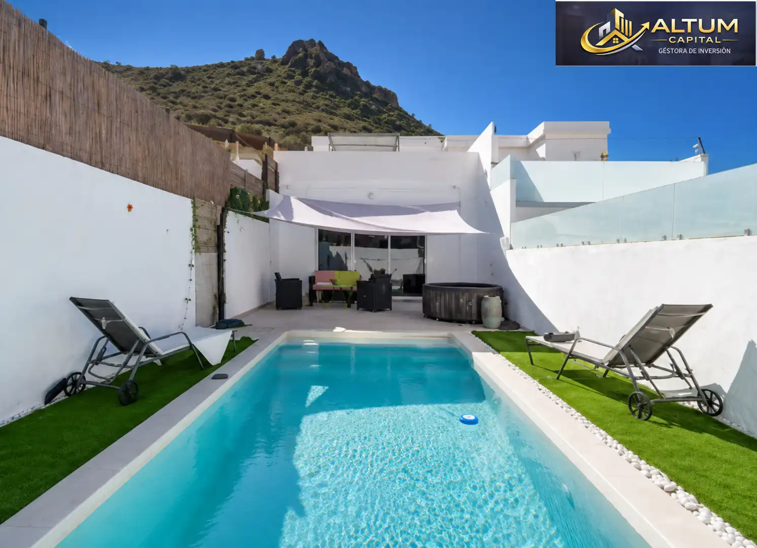 Detached house with pool for sale in Calle Castilla, imagen 7