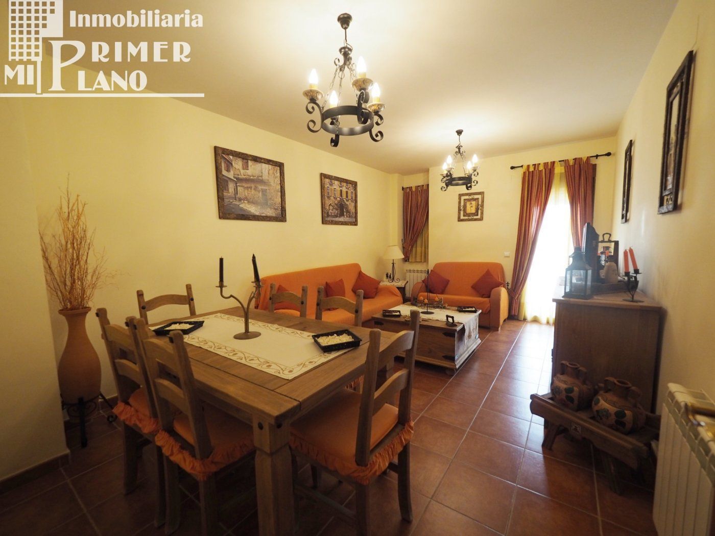 Wohnzimmer von Einfamilien-Reihenhaus zum Verkauf in Ruidera mit Heizung, Terrasse und Möbliert