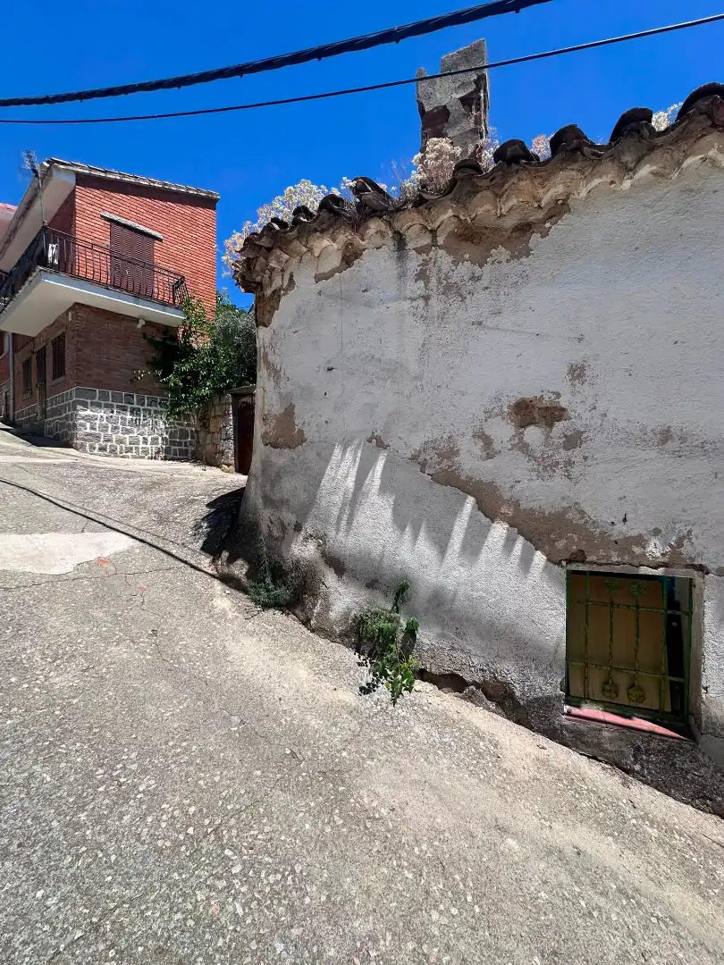 Vista exterior de Casa o chalet en venta en El Hoyo de Pinares 