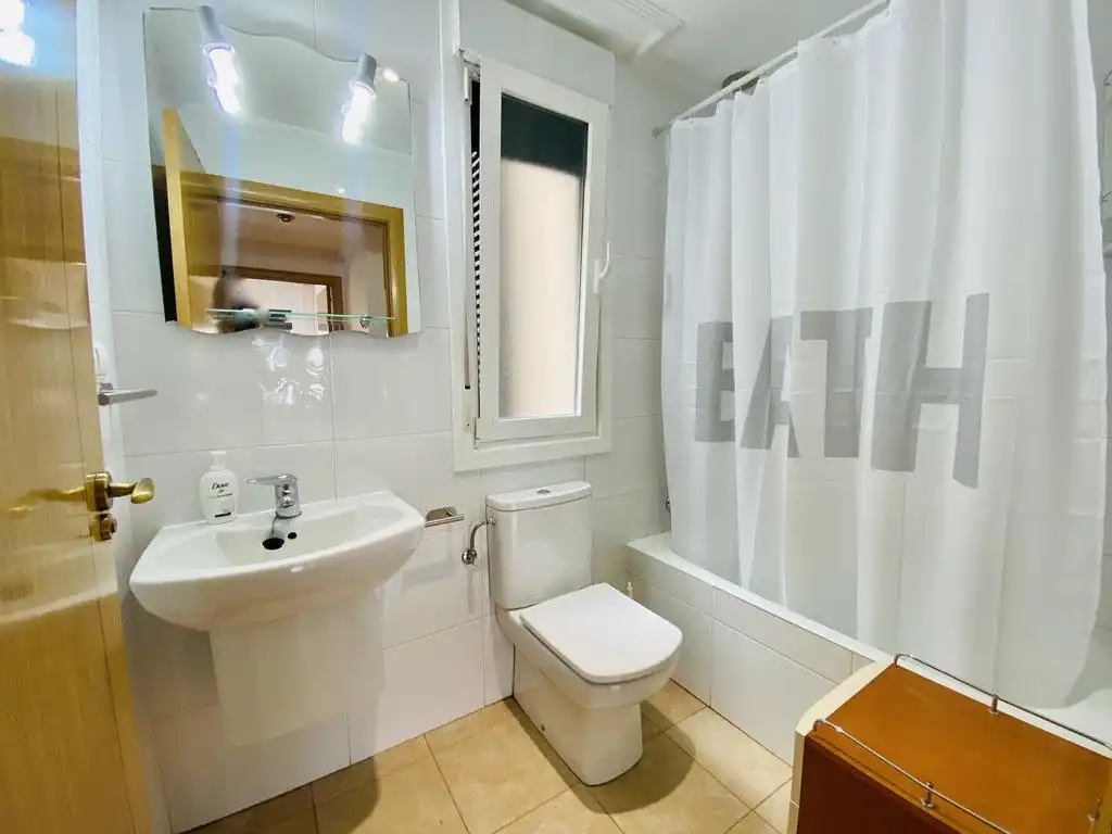 Bathroom of Flat for rent in Donostia - San Sebastián   with Heating and Terrace
