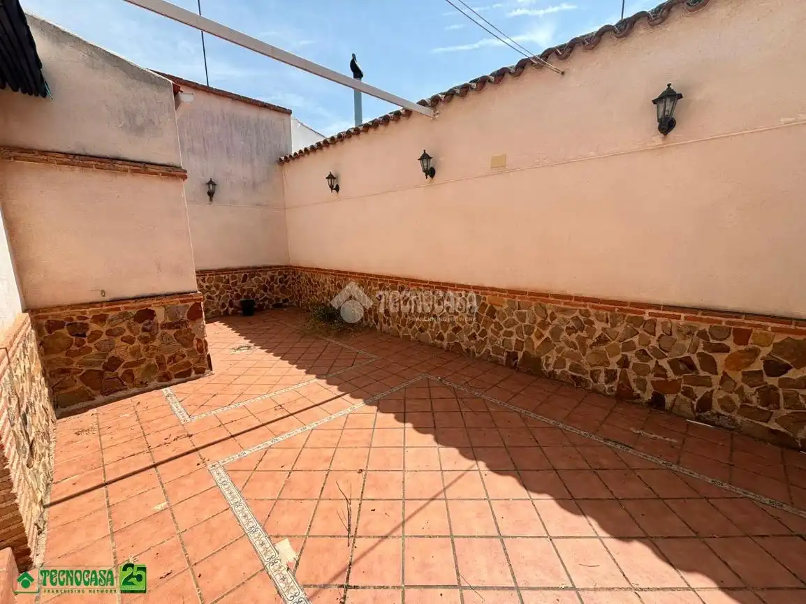 Terrassa de Casa adosada en venda en Calzada de Calatrava amb Aire condicionat, Calefacció i Terrassa