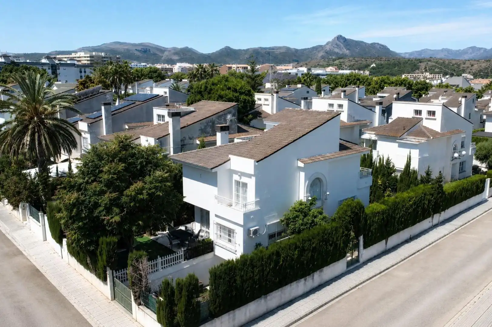 Vista exterior de Casa o xalet en venda en Gandia amb Terrassa i Piscina comunitària
