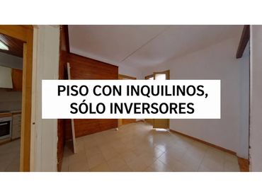Piso en venta en Calle Rafael Capdevila