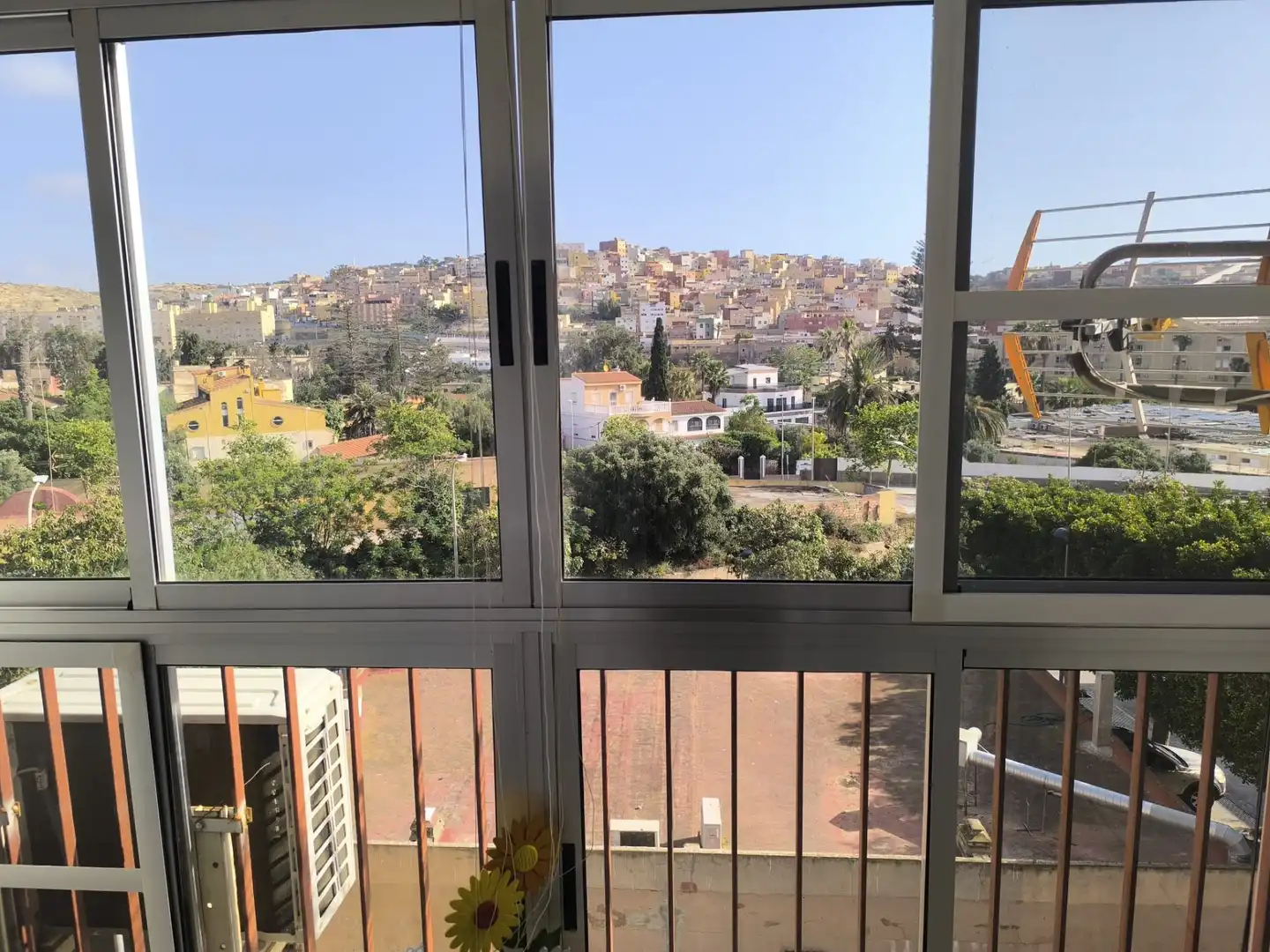 Vista exterior de Piso de alquiler en Melilla con Aire acondicionado, Amueblado y Horno