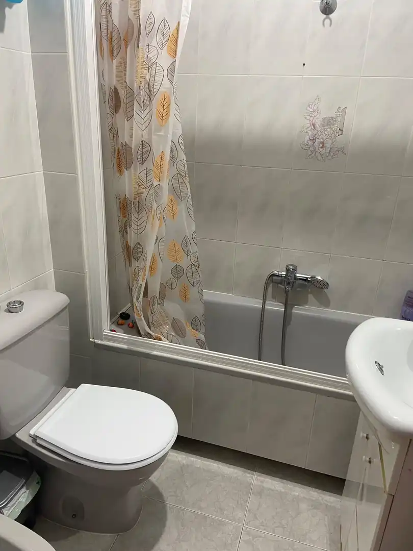 Bany de Pis en venda en Lalín amb Traster